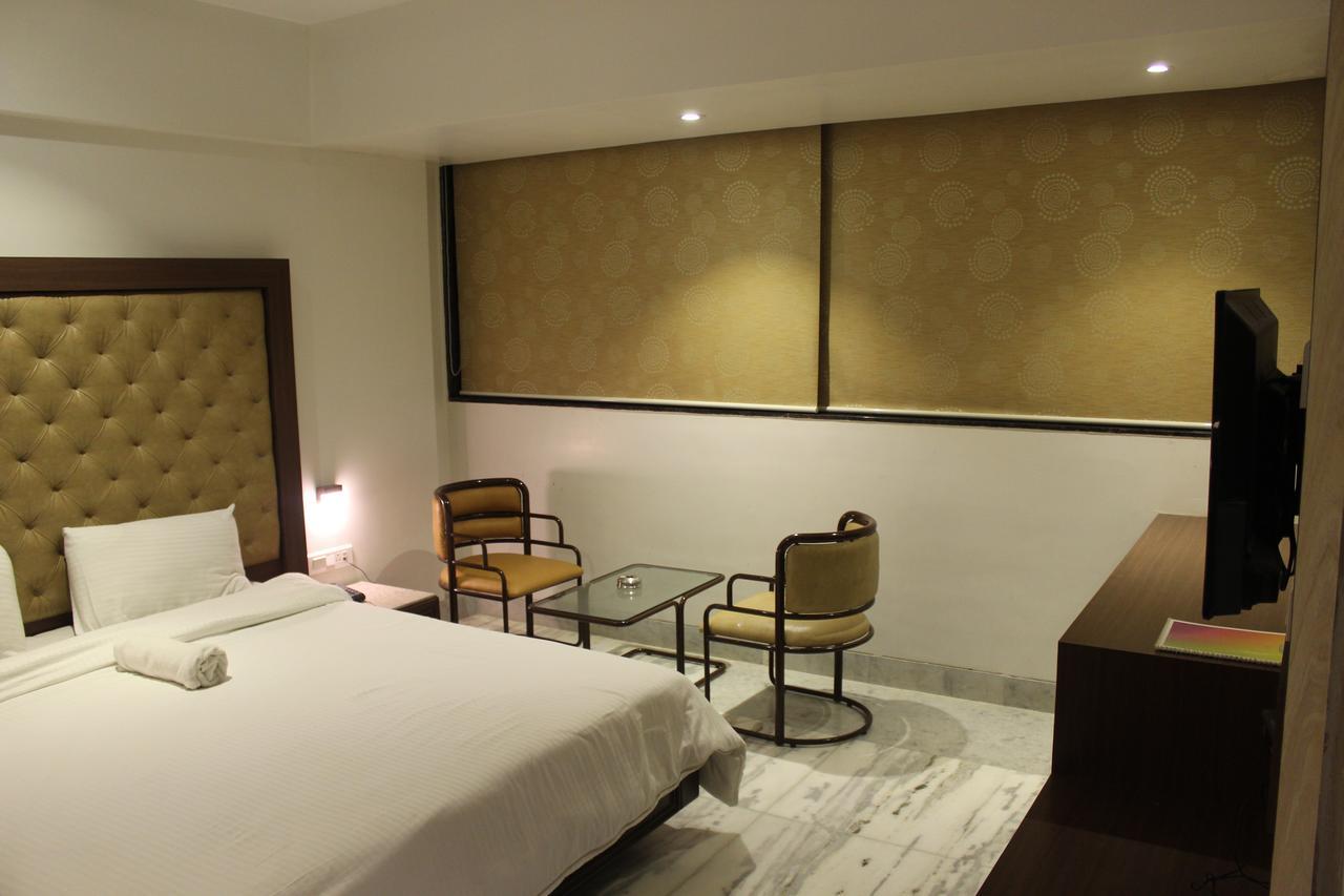 Pravasi Residency Villa Thane Buitenkant foto